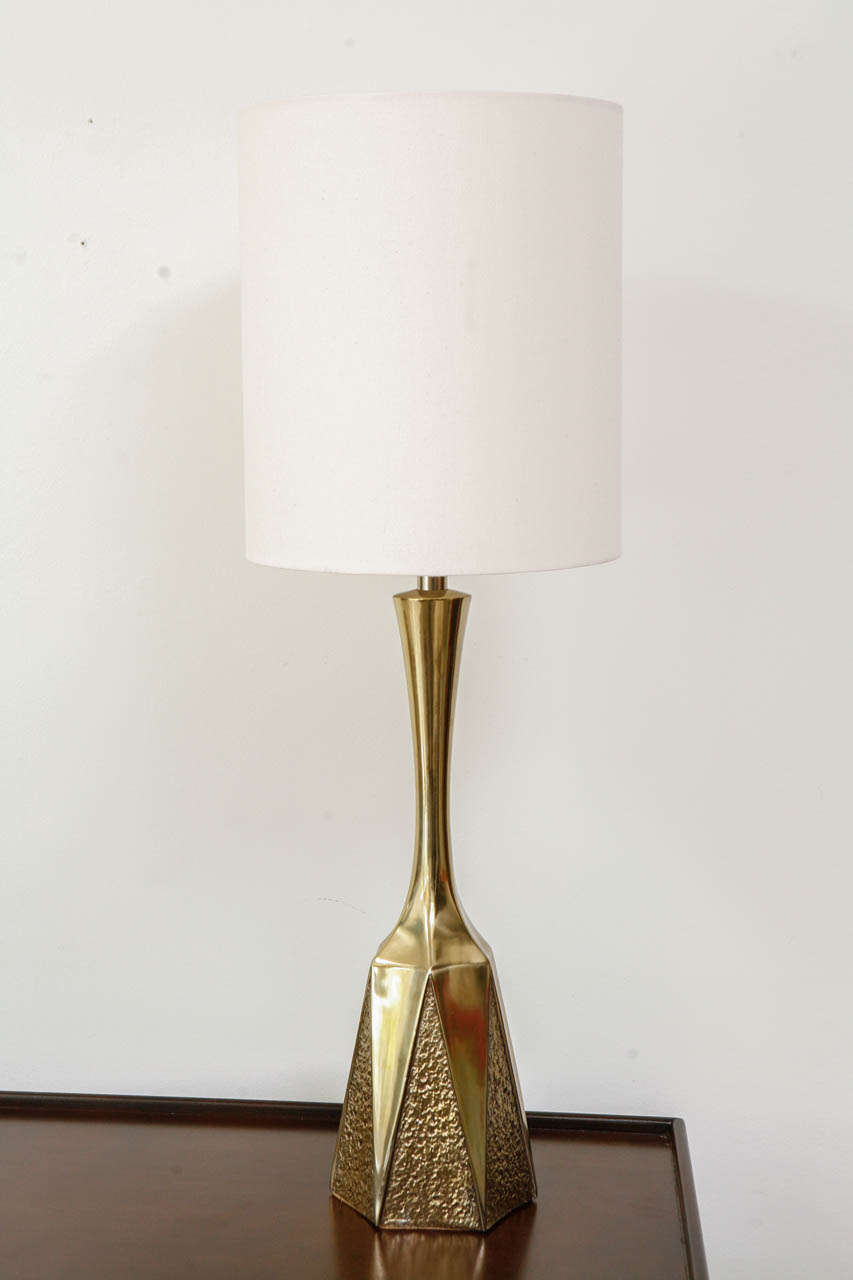 Mid-Century Brass Lamp. BY laurel Manufacturing.
Heavy weight. Beautiful condition.
