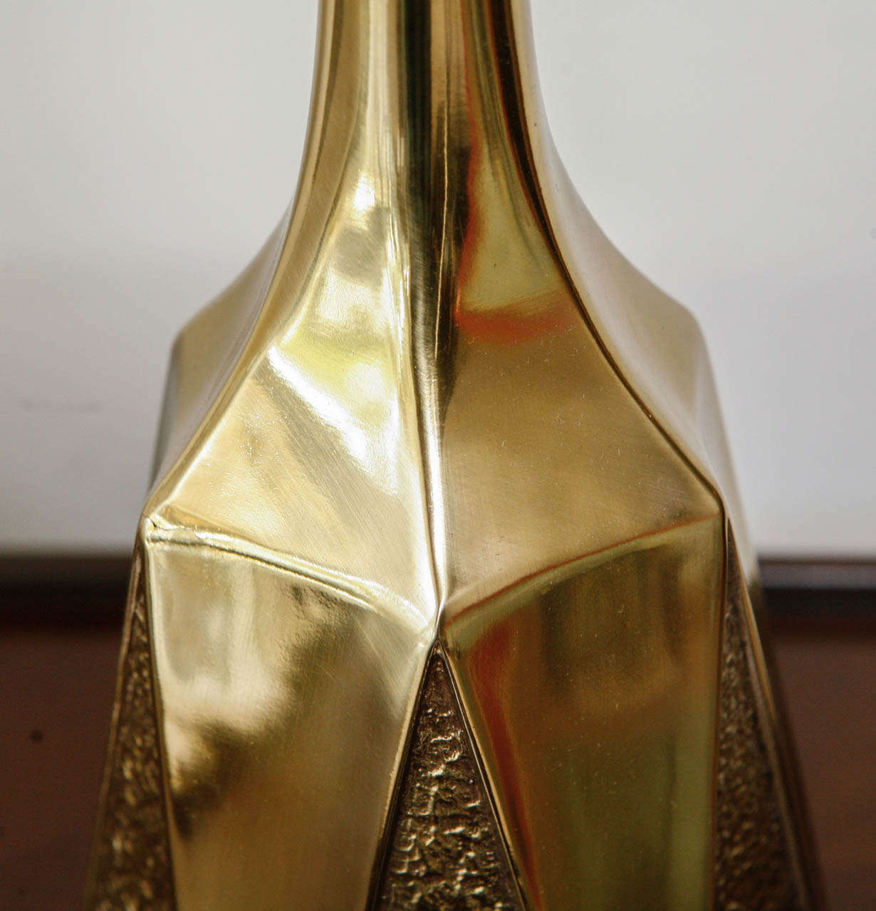 Mid-Century Brass Laurel Lamp 1