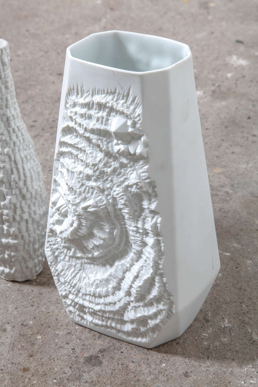 Group of Textural Ammonite White Porcelain Vases Designed by Kaiser In Excellent Condition In Antwerp, BE
