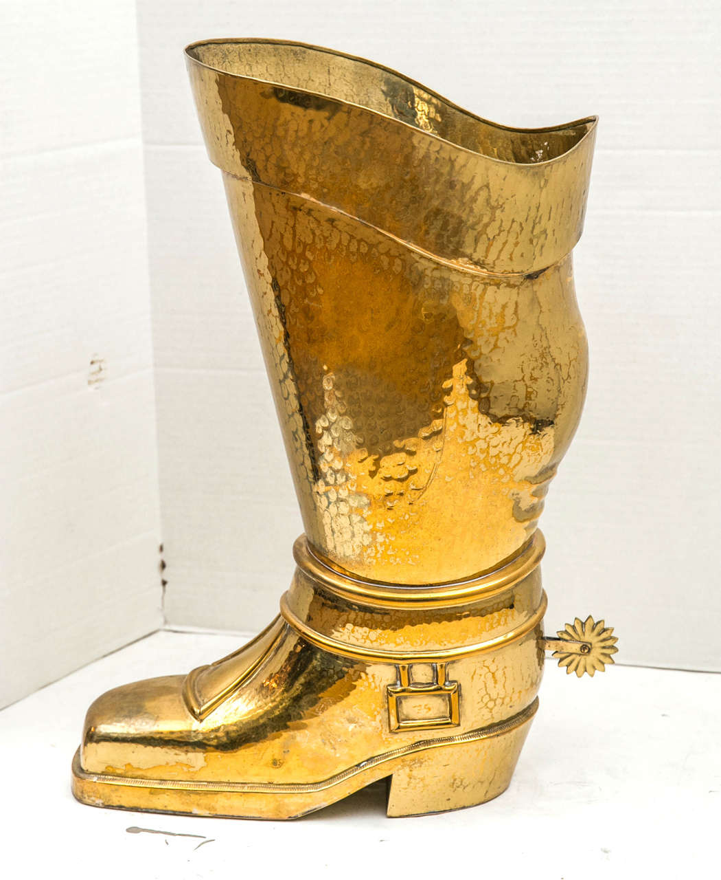Hammered Brass Riding Boot Umbrella Stand In Excellent Condition For Sale In Mt Kisco, NY
