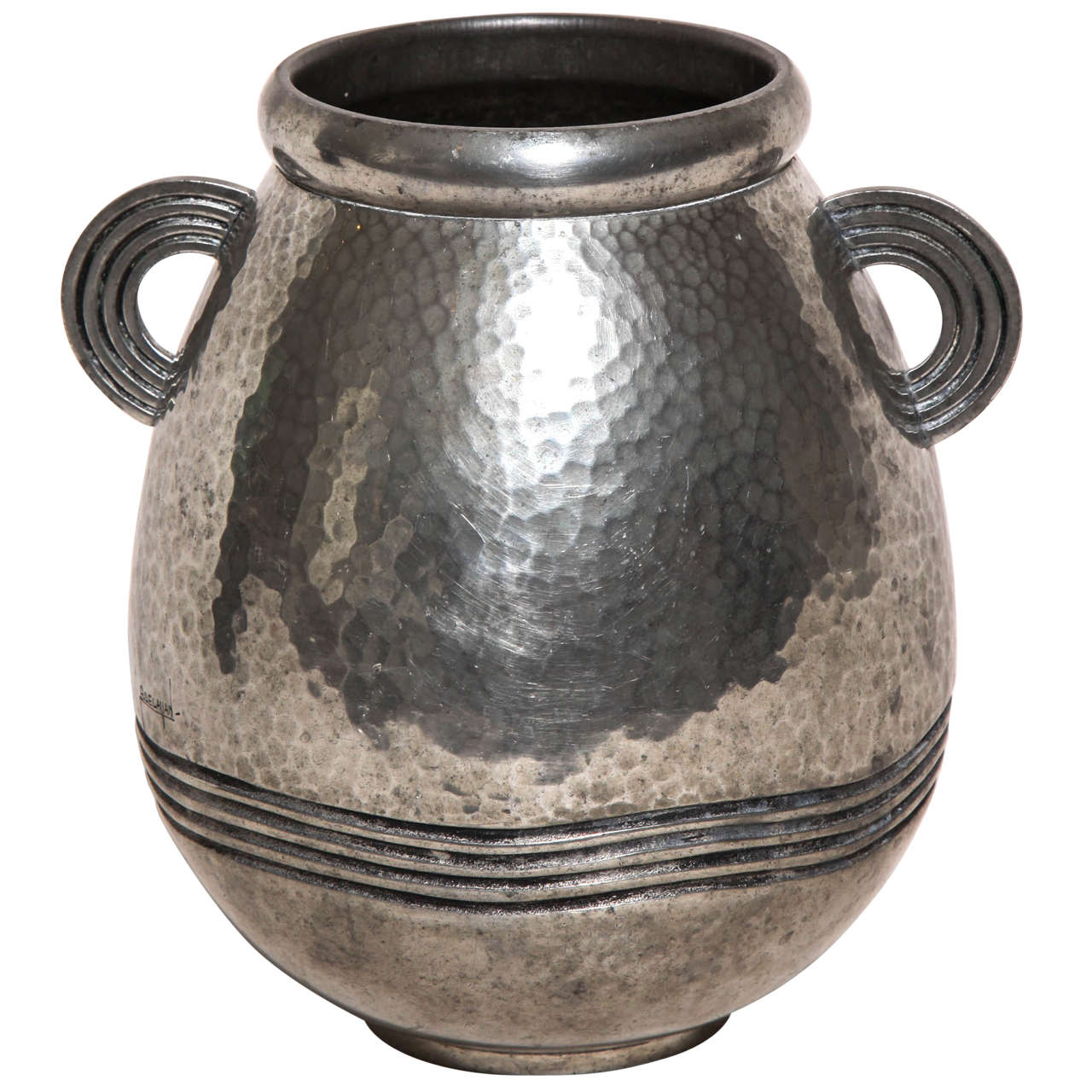Vase en étain Art Déco français Rene Delavan en vente