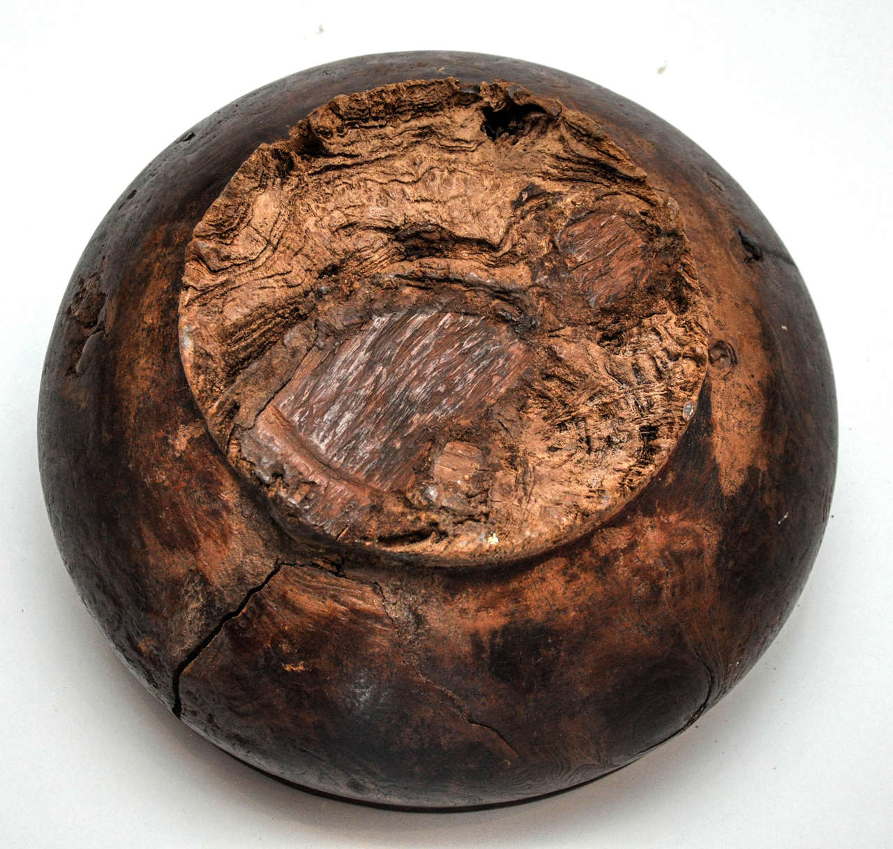 Early 19th Century Wooden Bowl with Engraving from Naga 4
