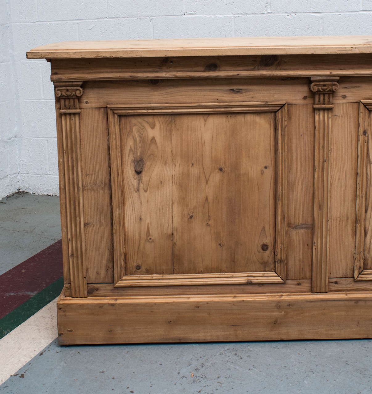 Pine Shop Counter In Good Condition In Baltimore, MD