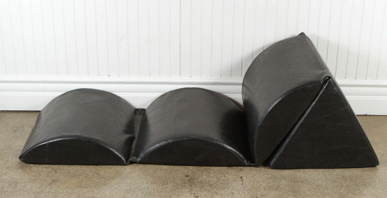 Cubo Adjustable Cushion by Johannes Larsen 1