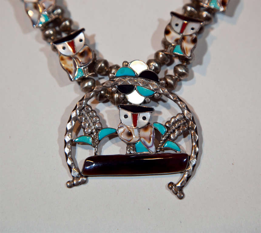 American Indian Squash Necklace with Inlay Owls In Excellent Condition In Stamford, CT