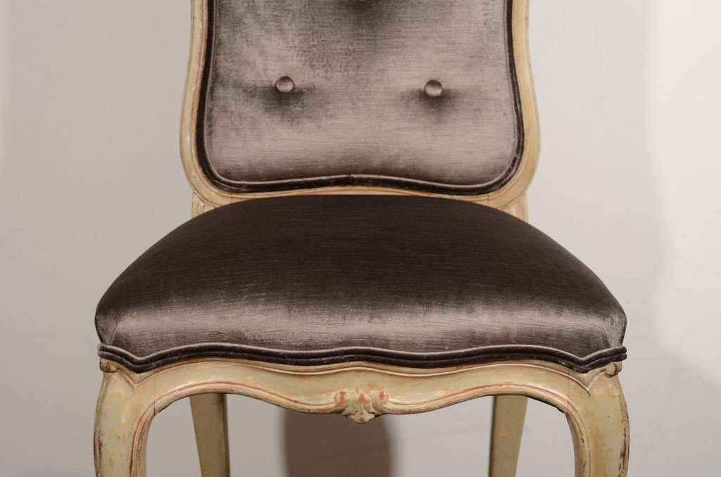 French Provincial Vanity Chair or Desk Chair in Sable Velvet In Excellent Condition In Fort Lauderdale, FL