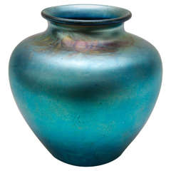 Vase en verre bleu Aurene de Frederick Carder pour Steuben Glass