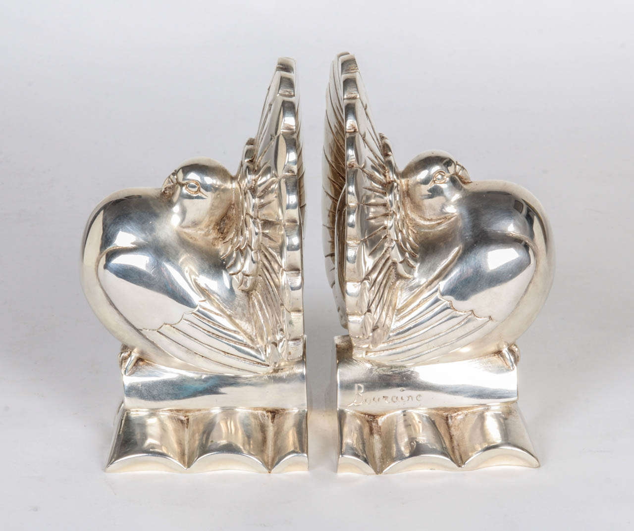 Marcel Bouraine Pair of French Art Deco “Dove” Bookends, circa 1930 In Excellent Condition For Sale In New York, NY