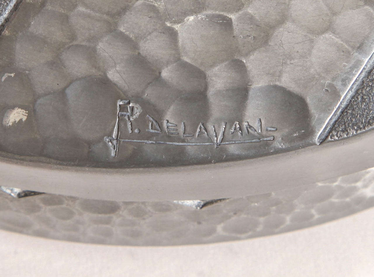 René Delavan Art Deco Dinanderie Pewter Covered Box In Good Condition For Sale In New York, NY