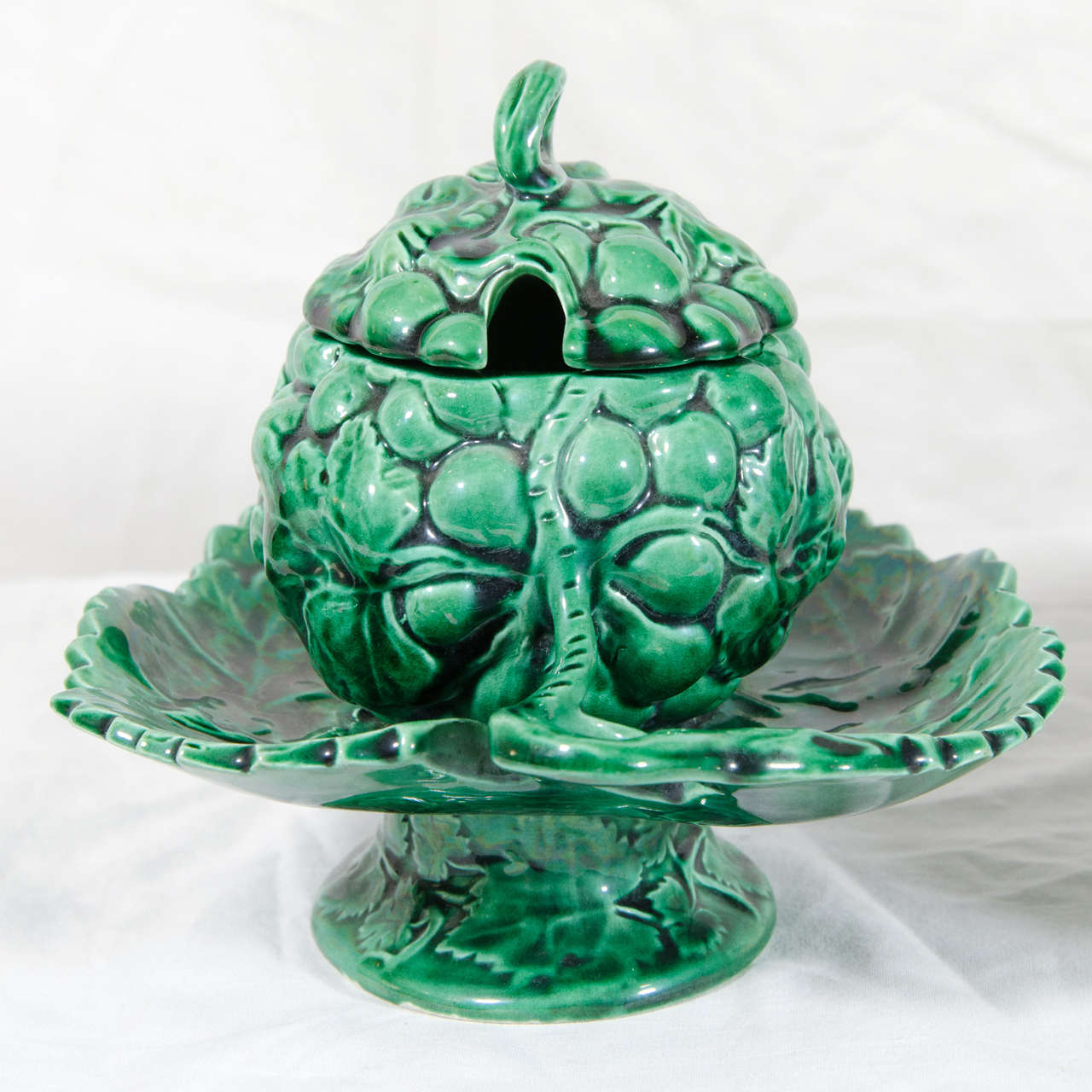 Regency Pair of Green Glazed Creamware Sauce Tureens