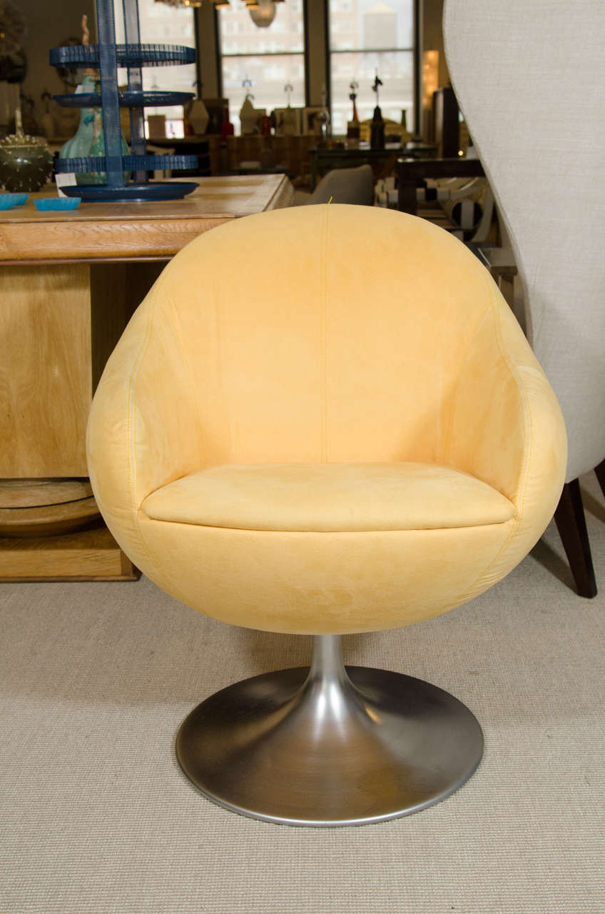 Set of Four Yellow Tulip Base Swivel Chairs by Borje Johansen, Sweden, circa 1960