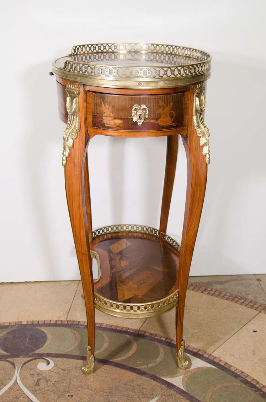 Louis XV Oval Side Table In Excellent Condition In Westwood, NJ