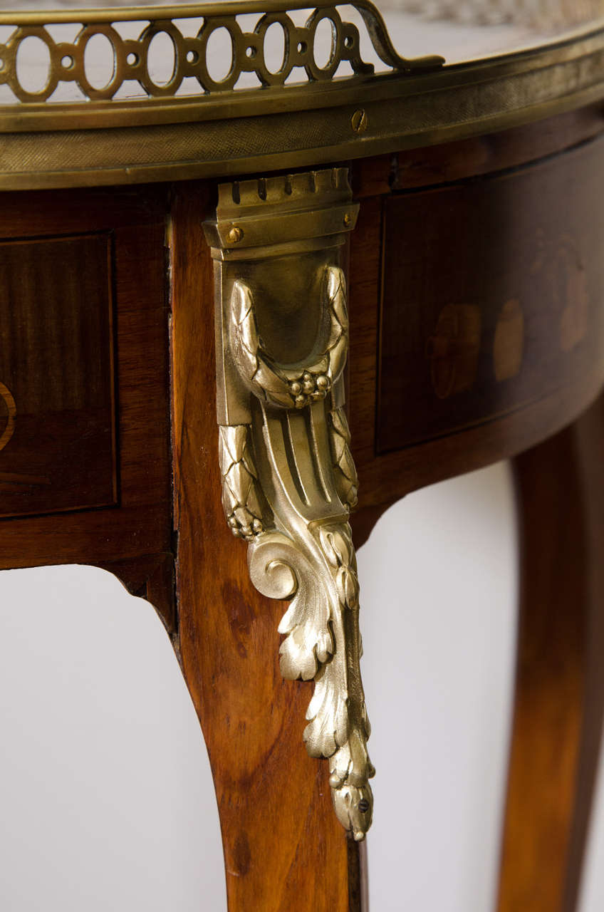 Wood Louis XV Oval Side Table