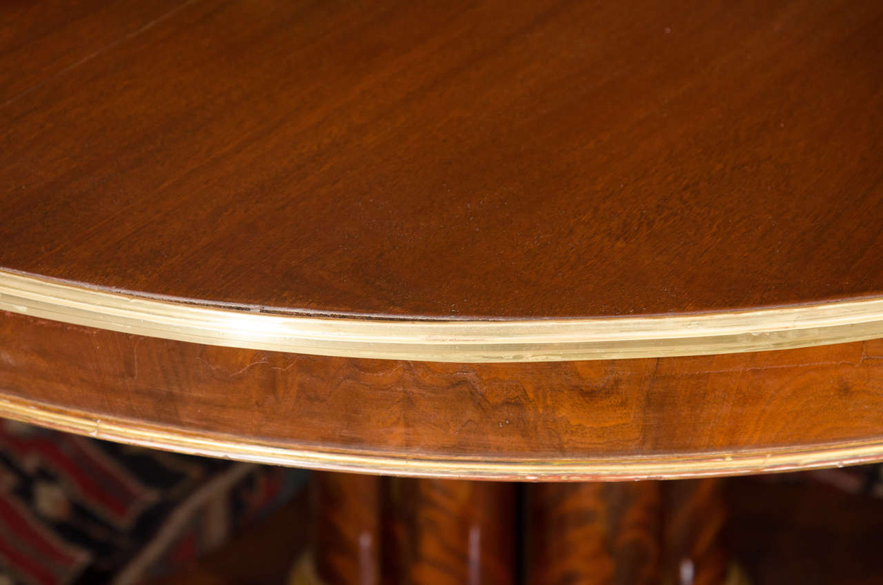 Regency Mahogany Center Table In Excellent Condition In Westwood, NJ