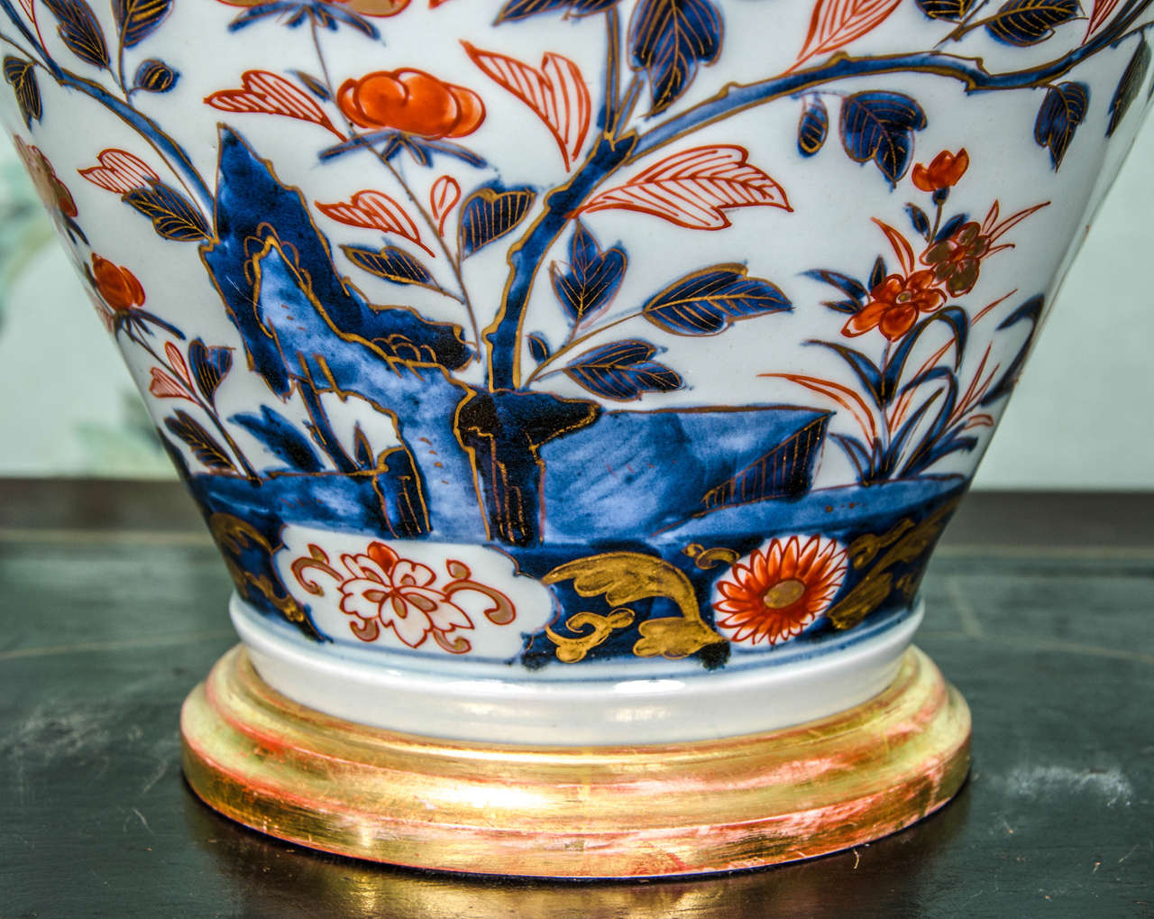 Charming Medium Sized Early 18th Century Imari Vase, Lamped In Good Condition In London, GB