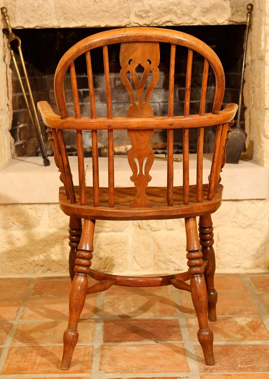 English Low Back Windsor Arm Chair For Sale 2