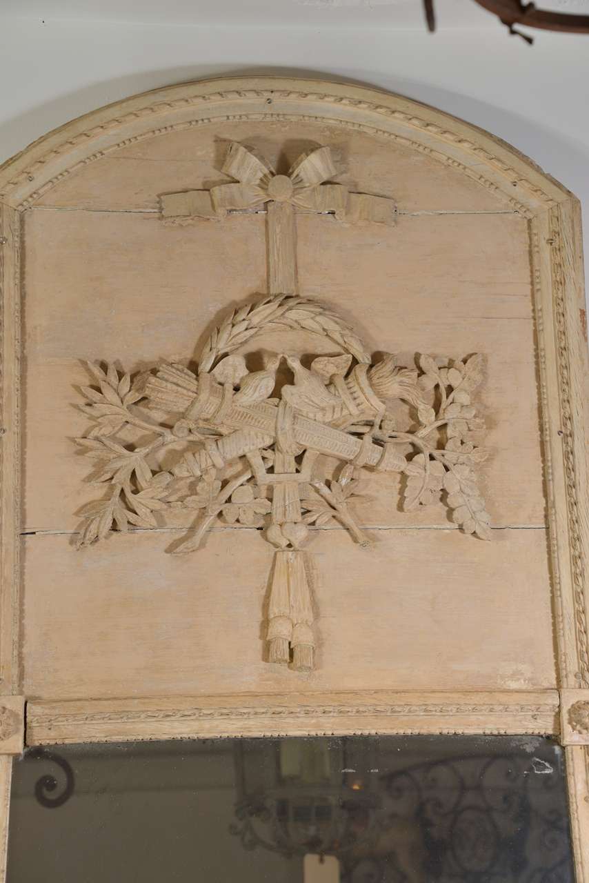 Trumeau aus dem 18. Jahrhundert mit geschnitzten Details (Französisch) im Angebot