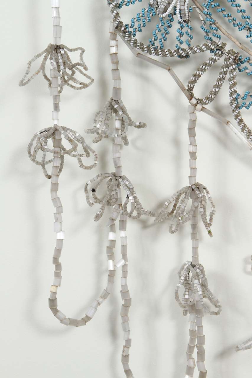 Perlenbesetzter religiöser Wandbehang im Zustand „Gut“ im Angebot in Pasadena, CA