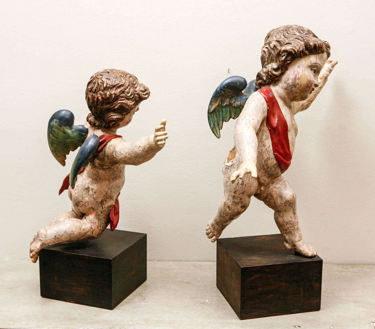 18th Century Polychrome Cherubs In Excellent Condition For Sale In Los Angeles, CA