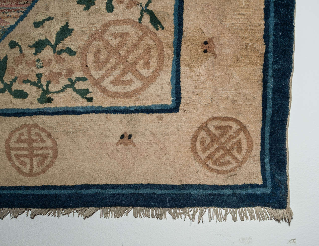 Antiker chinesischer Teppich mit abstraktem Design  (Handgeknüpft) im Angebot