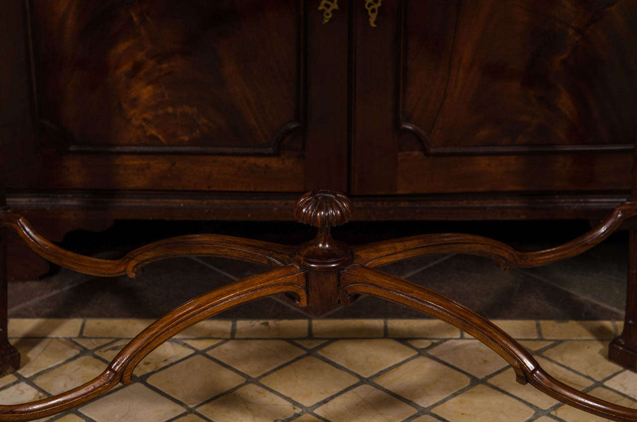 English George II Mahogany Silver Table