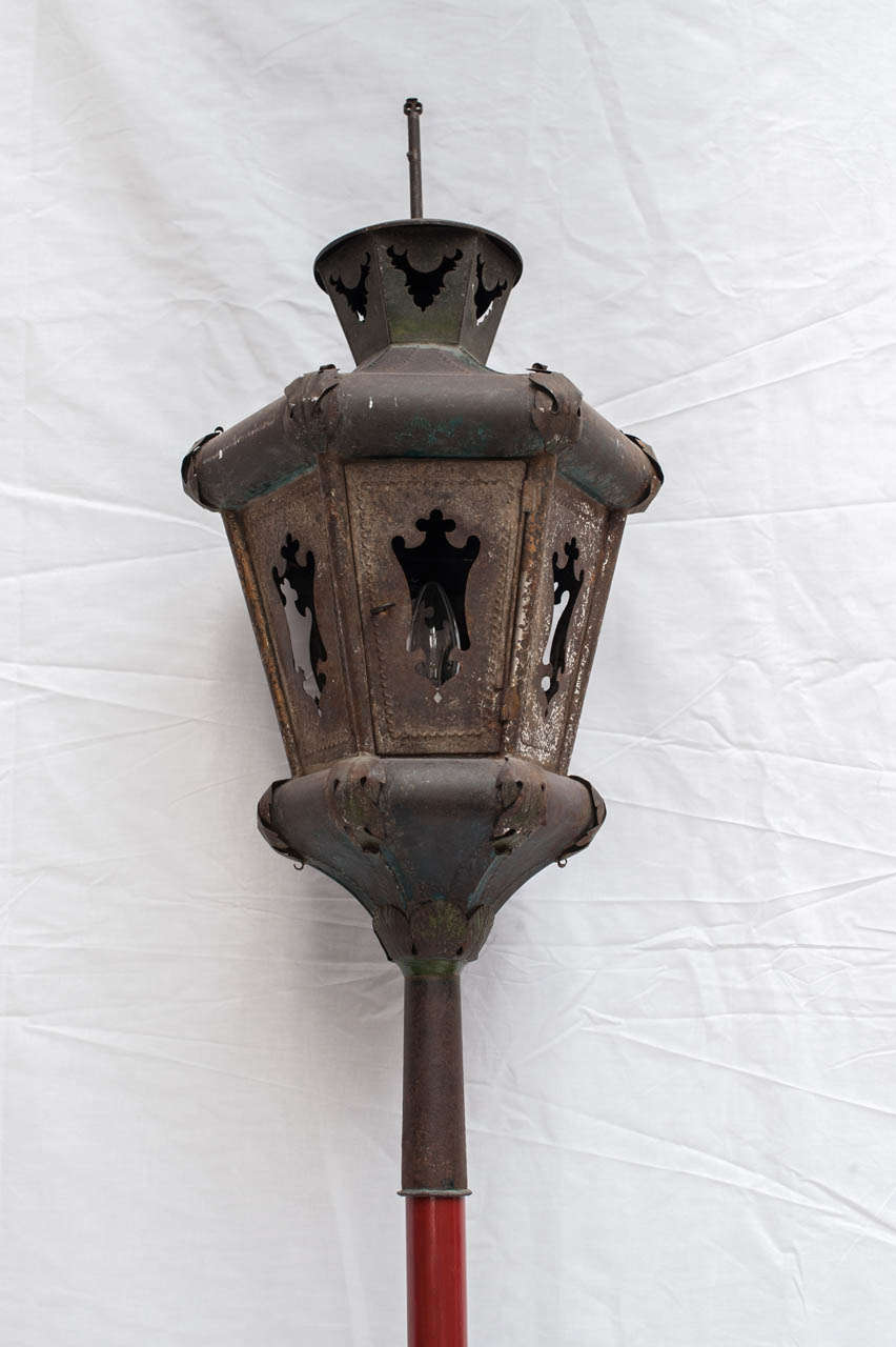 Pair of Late 18th Century Wood Italian Lanterns In Good Condition For Sale In Milan, IT