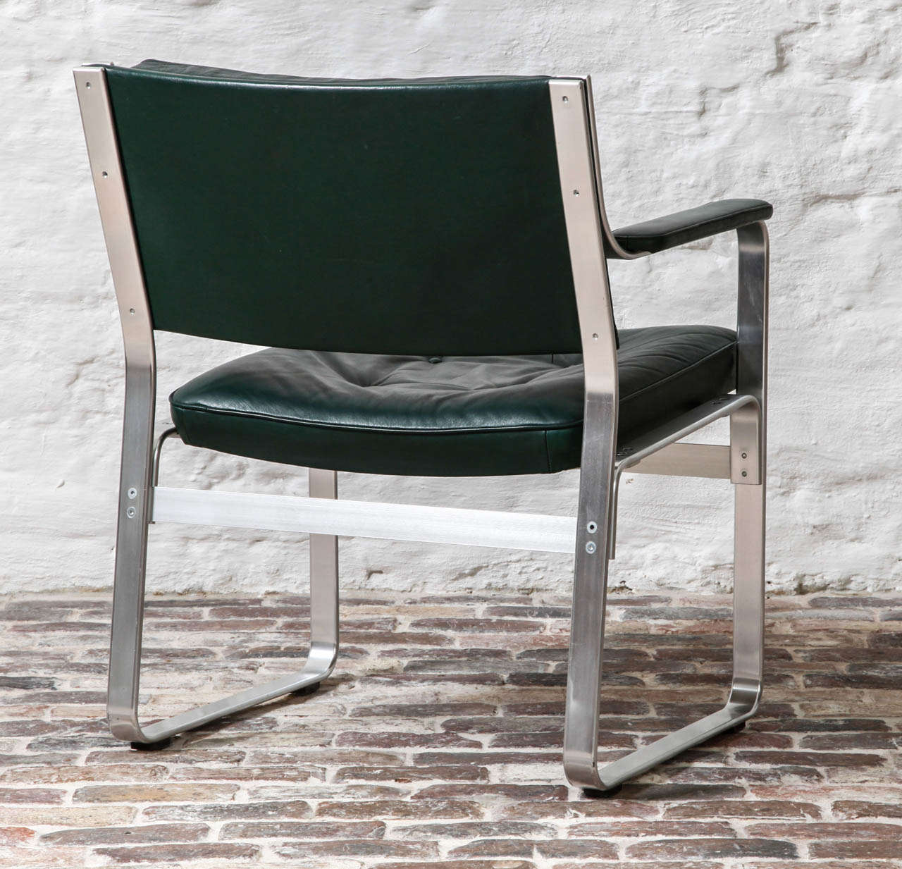 Good Vintage Desk Chair with Racing Green Leather In Excellent Condition For Sale In Sint-Kruis, BE