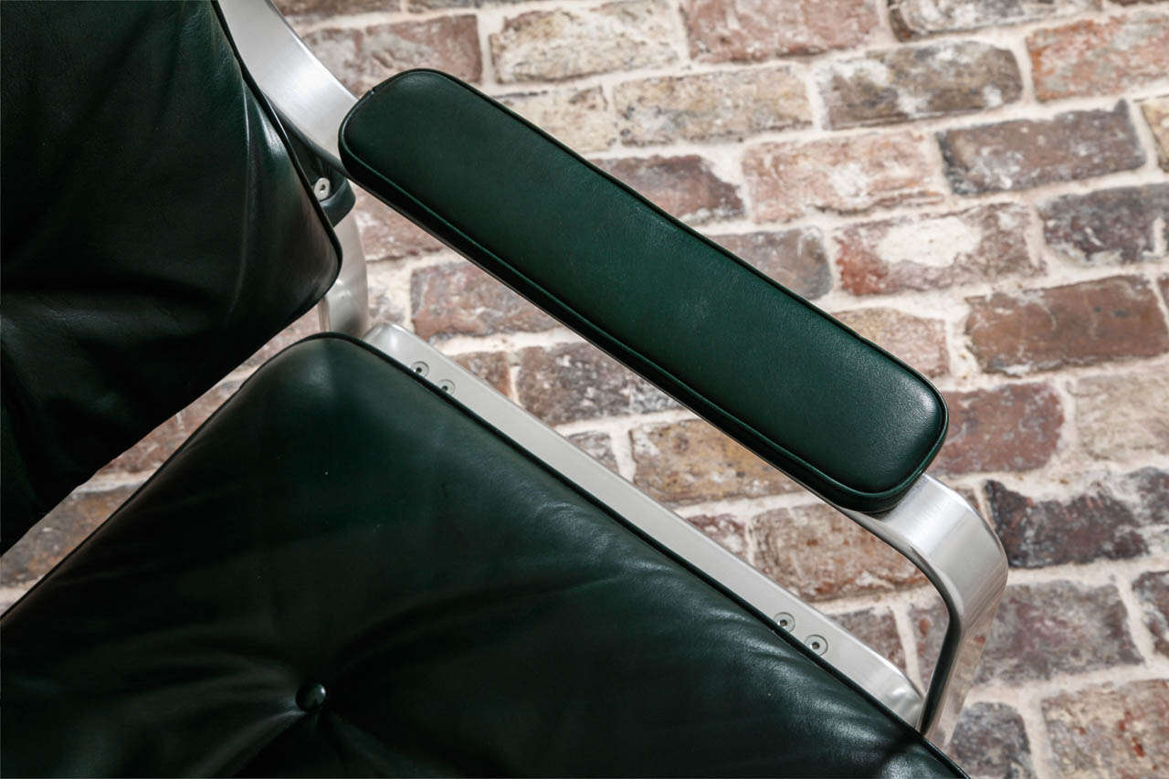 Good Vintage Desk Chair with Racing Green Leather For Sale 2