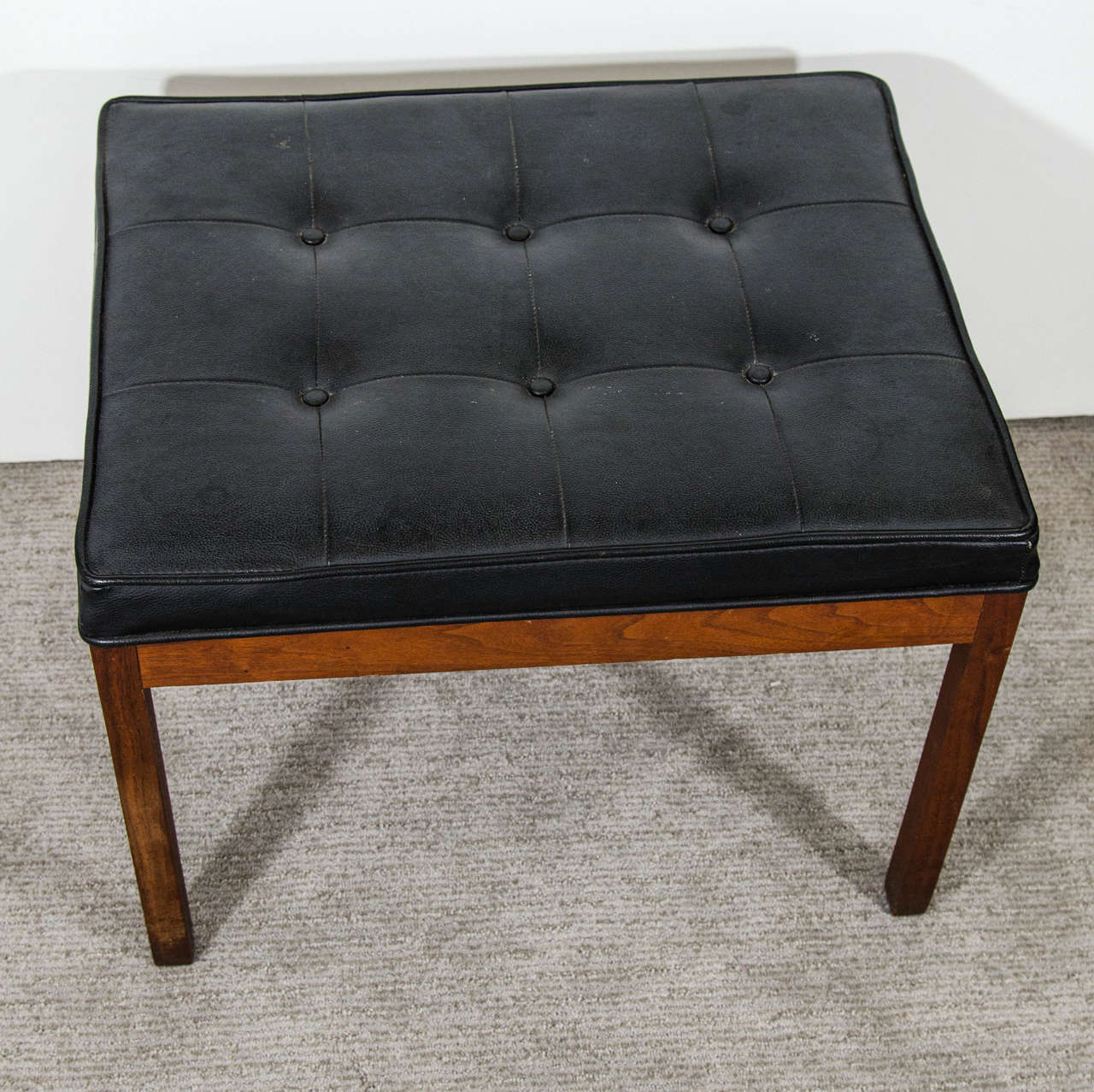 Mid Century Pair of Benches in Walnut and Black Vinyl In Good Condition In New York, NY