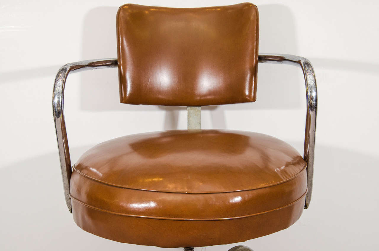 20th Century Mid-Century Pair of Chrome and Brown Vinyl Swivel Chairs