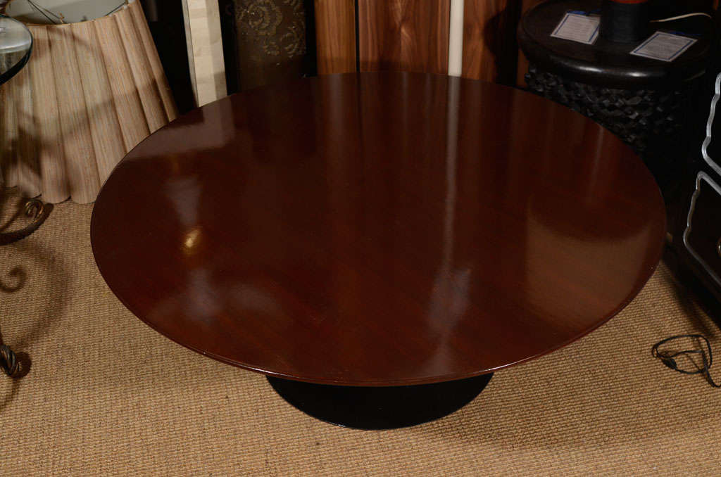Mid-20th Century Vintage Round Tulip Coffee Table by Saarinen for Knoll