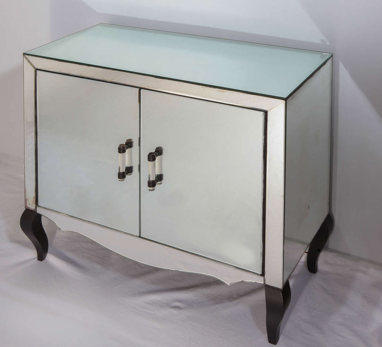 mirrored chest of drawers