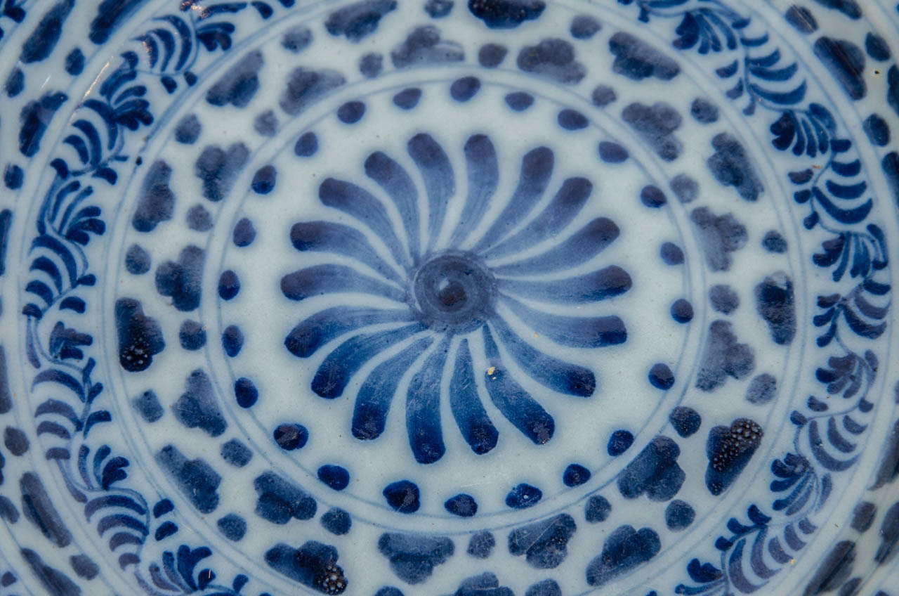 A Pair of Blue and White Dutch Delft Dishes In Excellent Condition In Katonah, NY