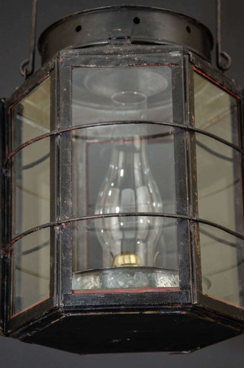 Iron And Tole Ship's Mast Lantern Signed LE Andrews & Co In Excellent Condition For Sale In New York, NY