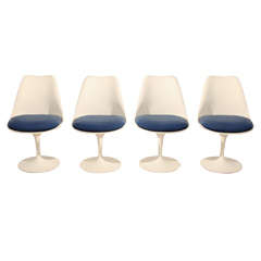 Set of Four Tulip Chairs by Eero Saarinen