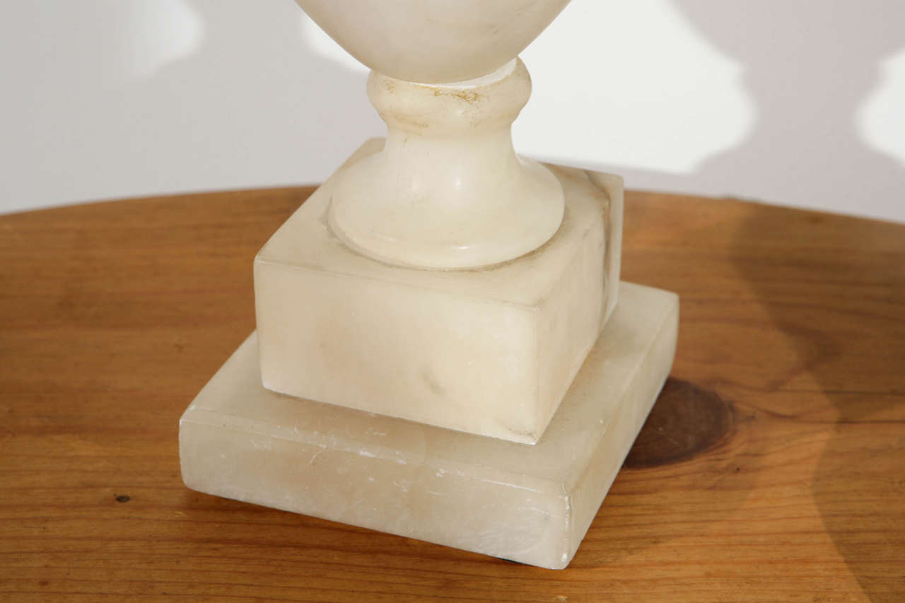 Pair of Small Alabaster Urn Accent Lamps In Excellent Condition In Los Angeles, CA