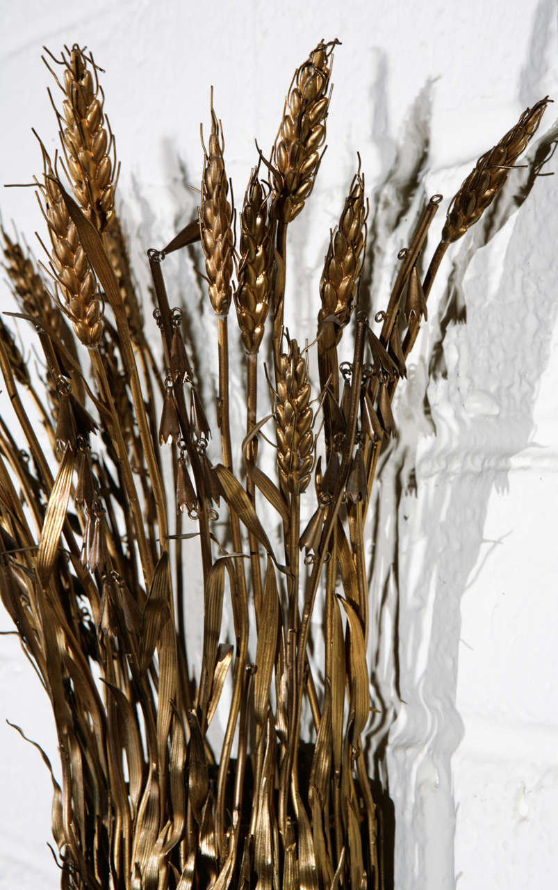 Mid-Century Pair of Italian Gilt Wheat Sconces For Sale 1