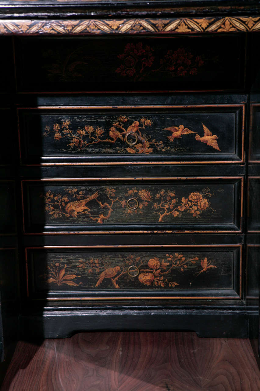 19th Century English Chinoiserie Knee Hole Desk For Sale 2