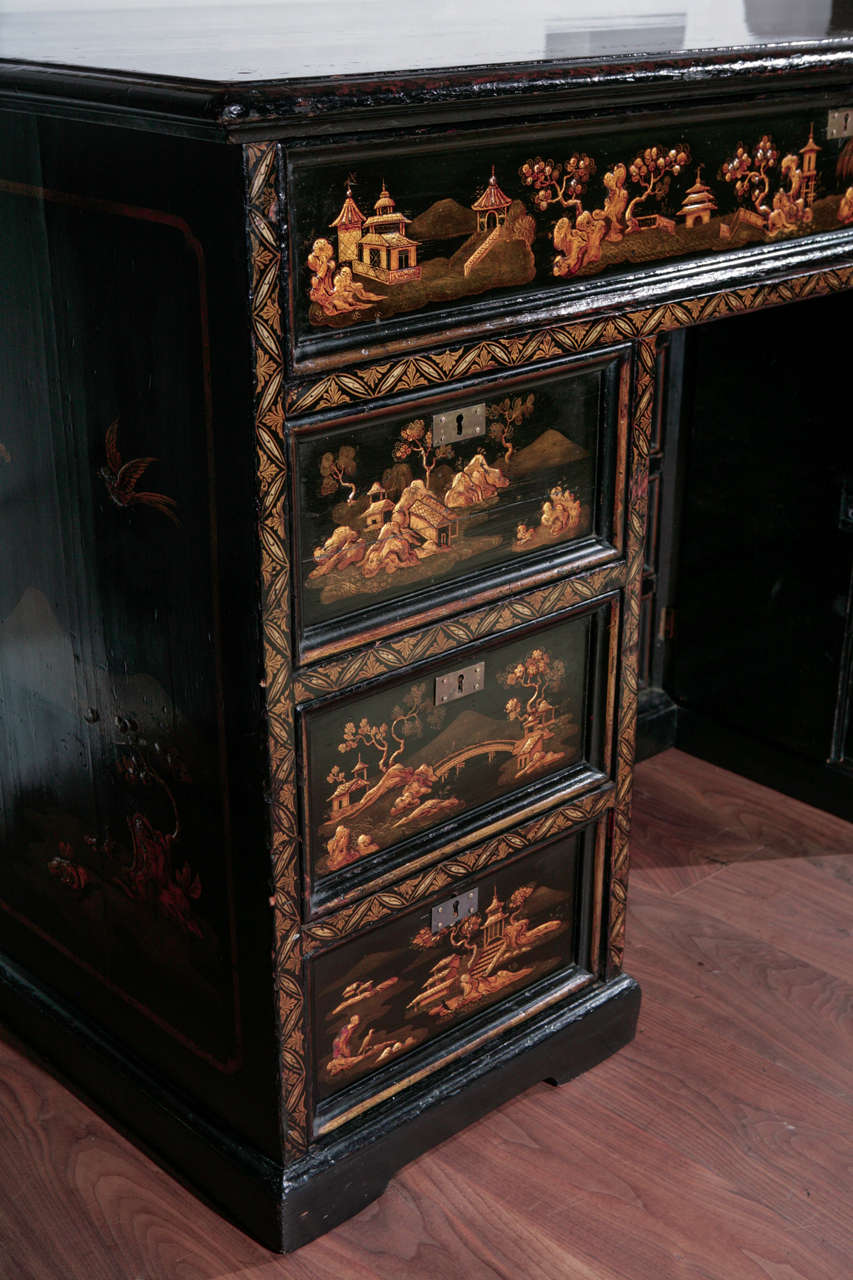 19th Century English Chinoiserie Knee Hole Desk For Sale 3