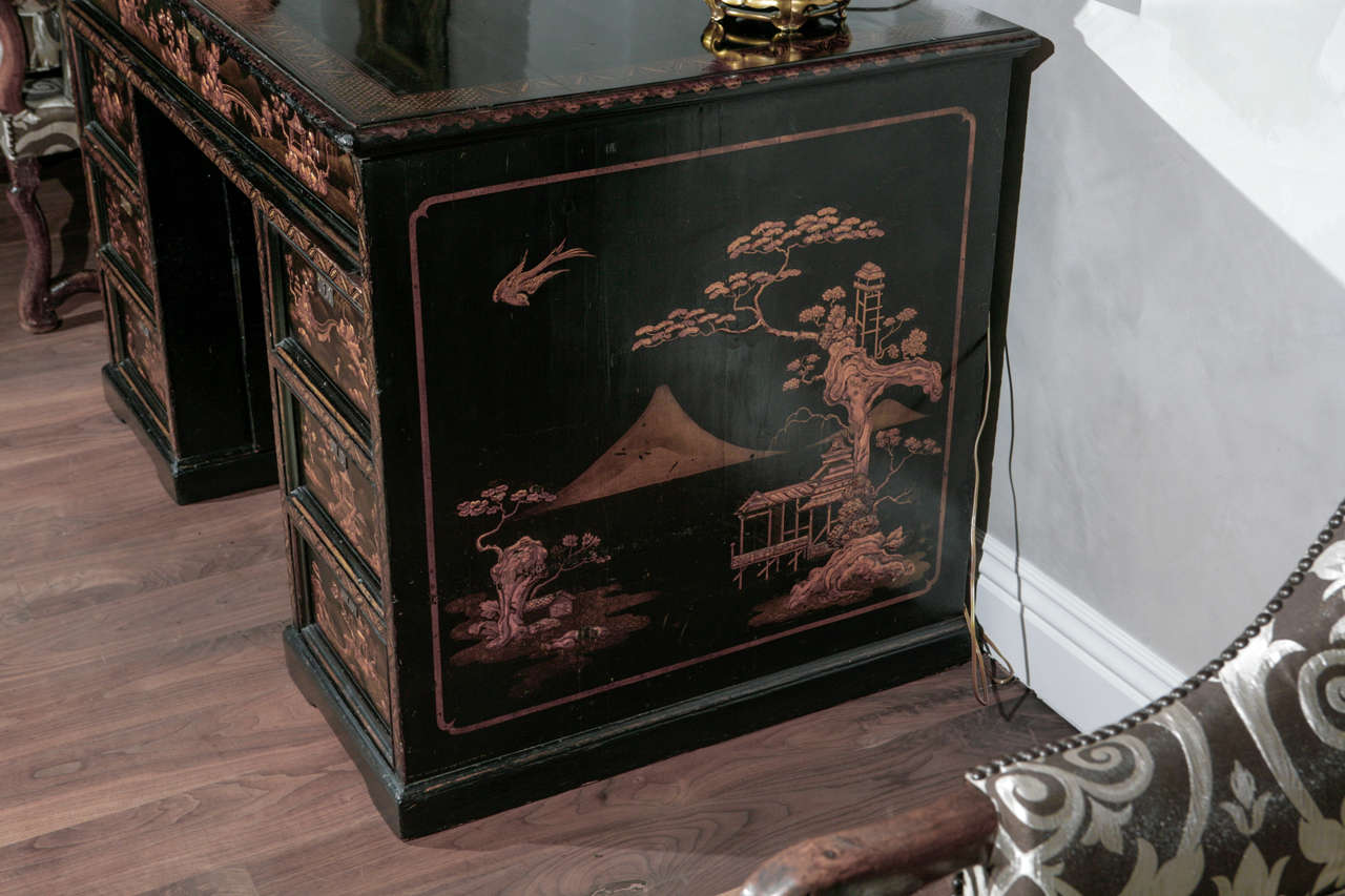 19th Century English Chinoiserie Knee Hole Desk For Sale 5
