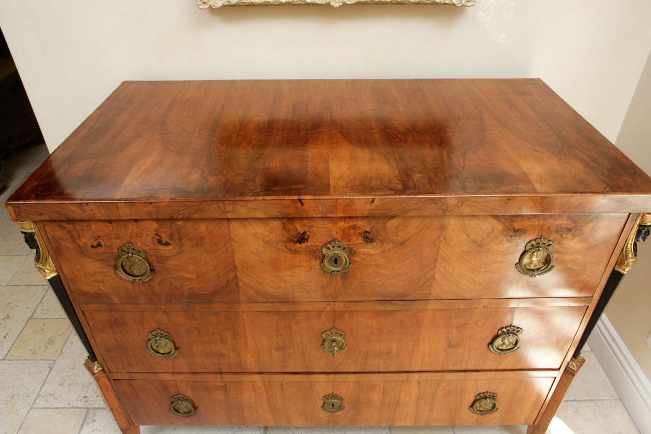 19th Century Italian Walnut Commode with Three Drawers For Sale 5