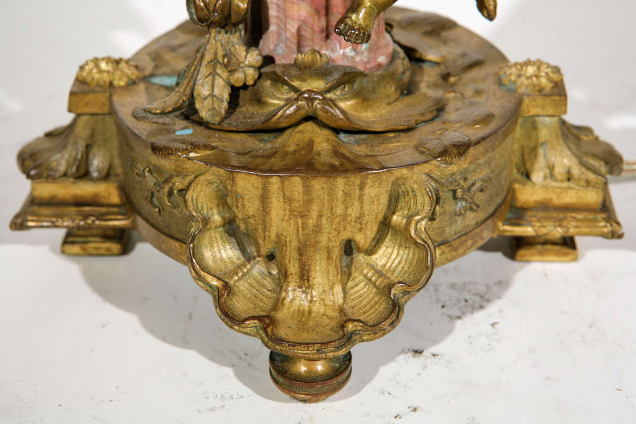 XIXe siècle Paire de lampes candélabres en bronze et marbre corail du 19e siècle en vente