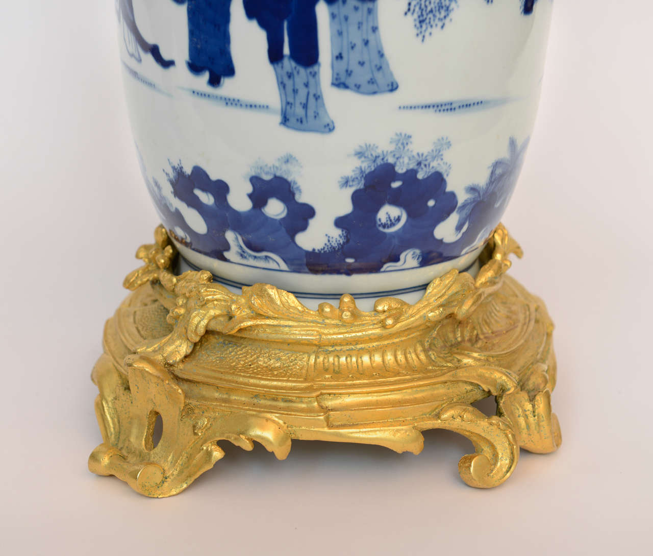Ormolu Pair of Chinese Blue and White Porcelain Bronze-Mounted Lamps For Sale