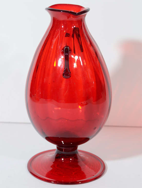 A Venetian Glass brilliant red vase 2