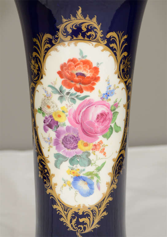 Meissen Vase In Excellent Condition For Sale In New York, NY