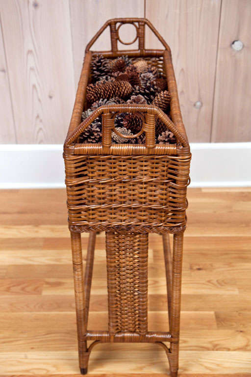 Antique Reed Wicker Flower Stand In Excellent Condition In Old Saybrook, CT