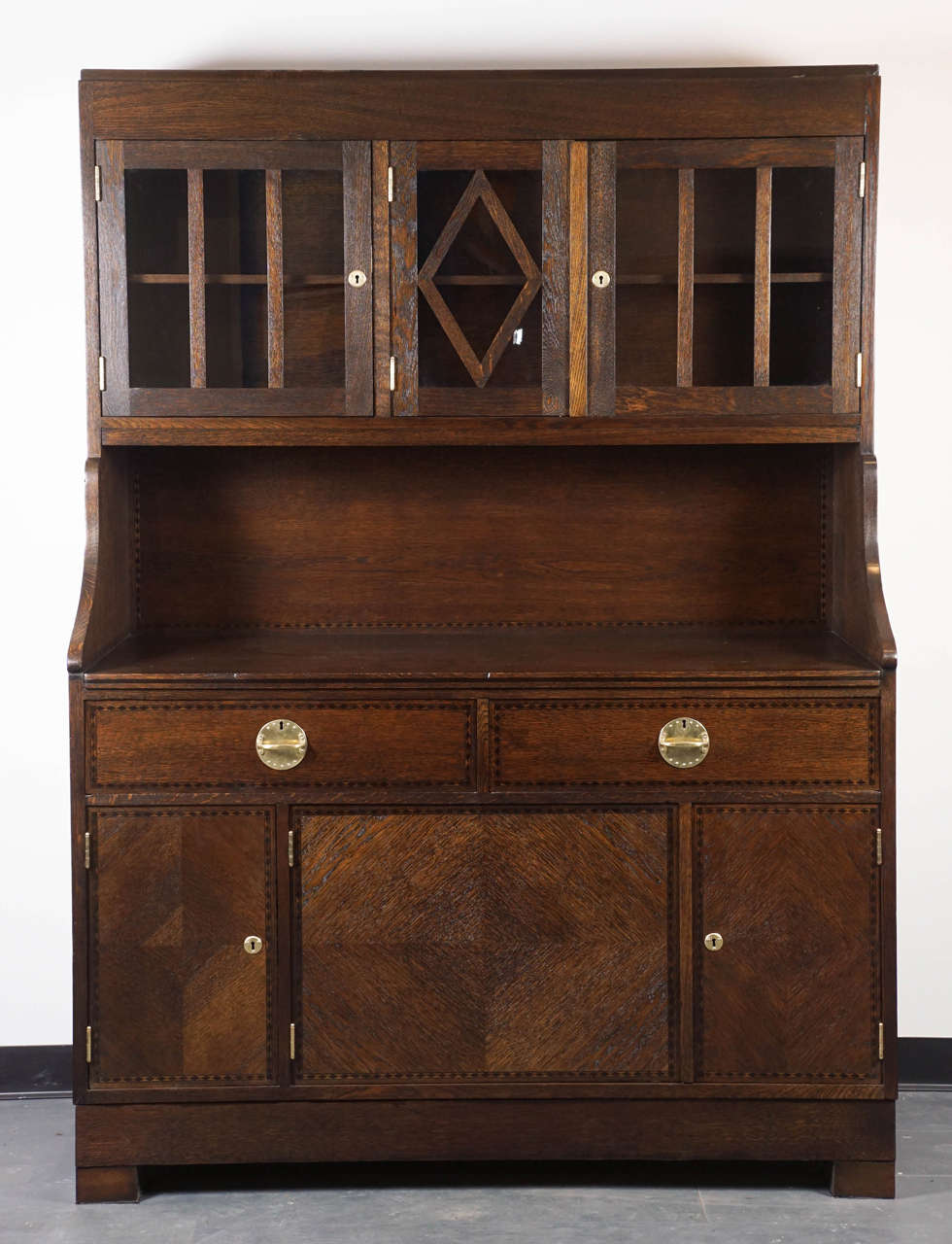 Bruno Paul Credenza