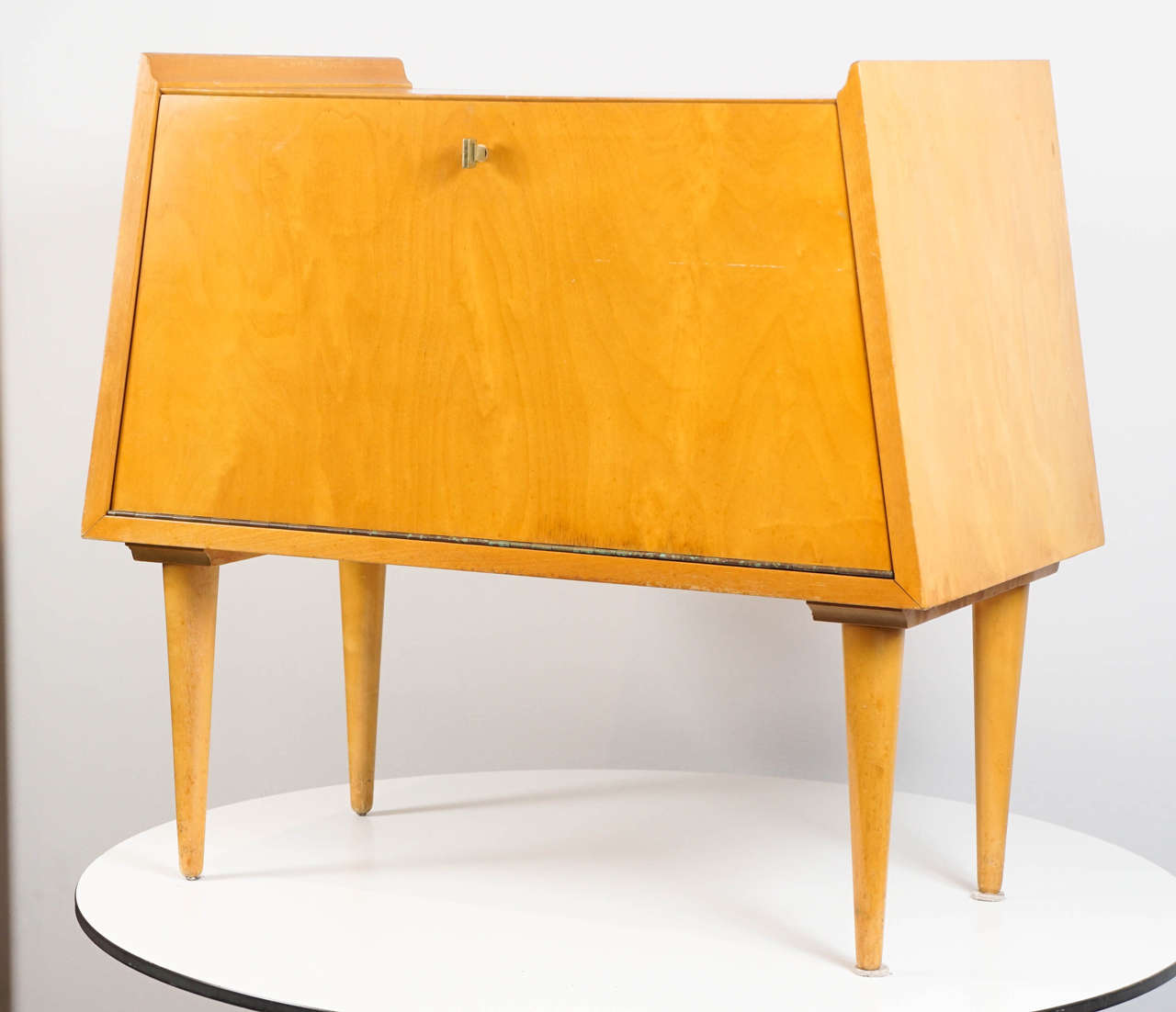 Scandinavian Modern Pair of Edmund Spence Bedside Tables For Sale