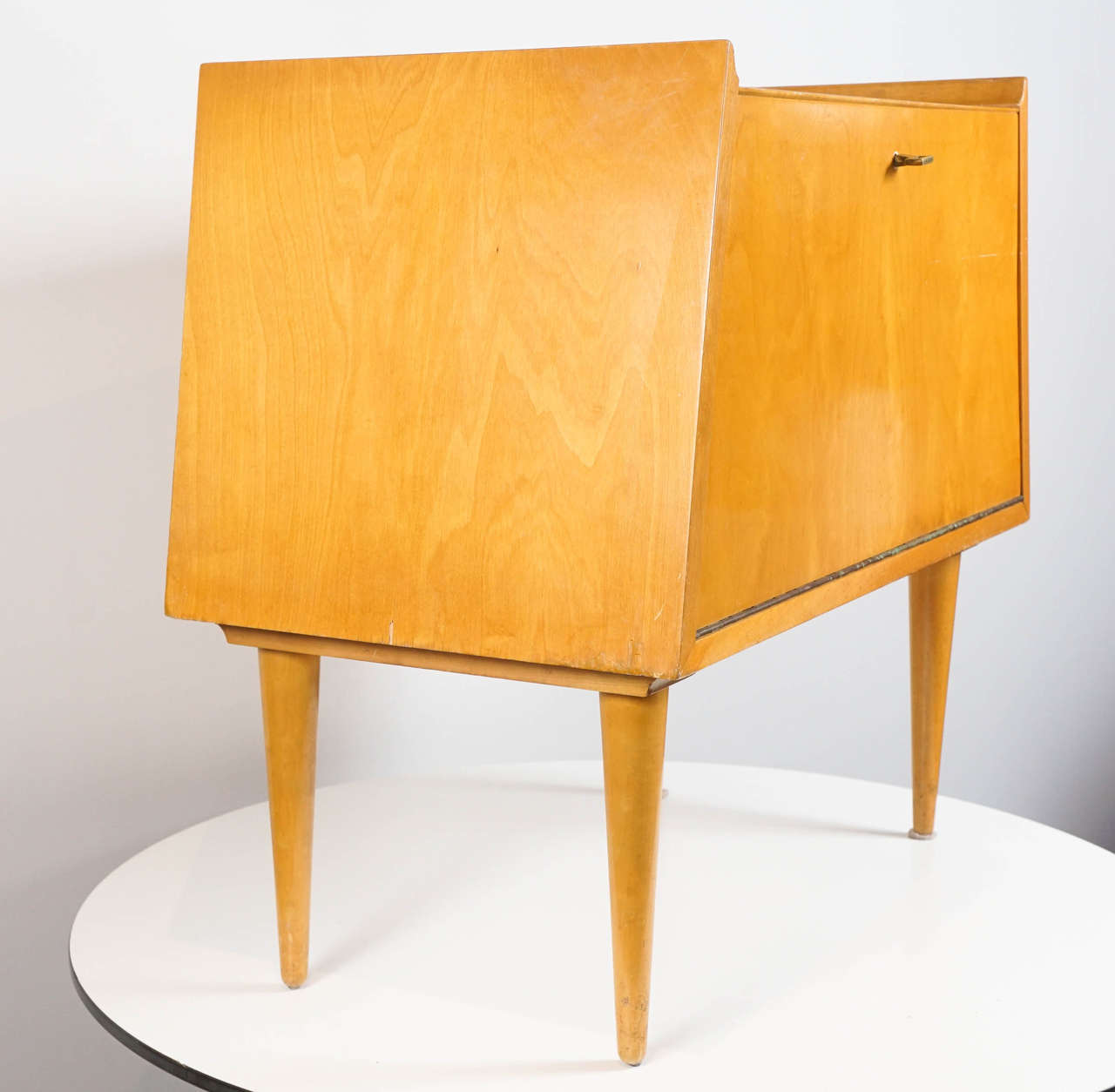 Maple Pair of Edmund Spence Bedside Tables For Sale