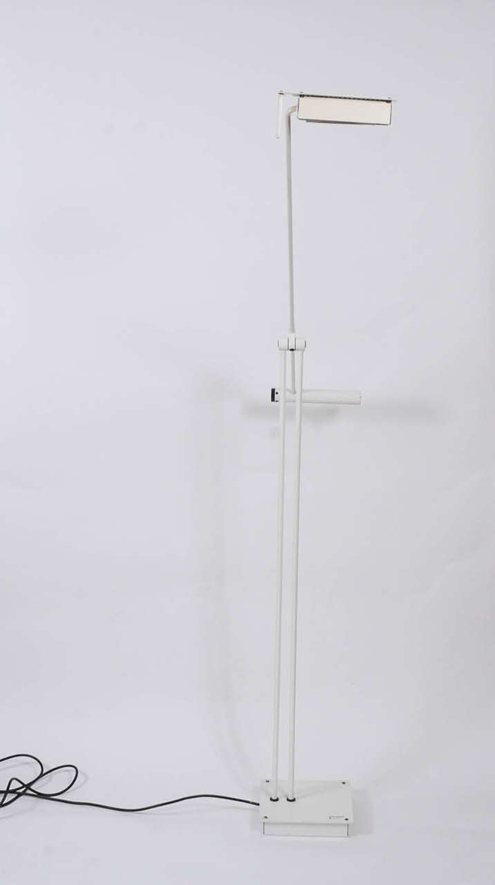 Late 20th Century Mid-Century White Steel Adjustable Floor Lamp Samurai Made by Italian Stilnovo For Sale